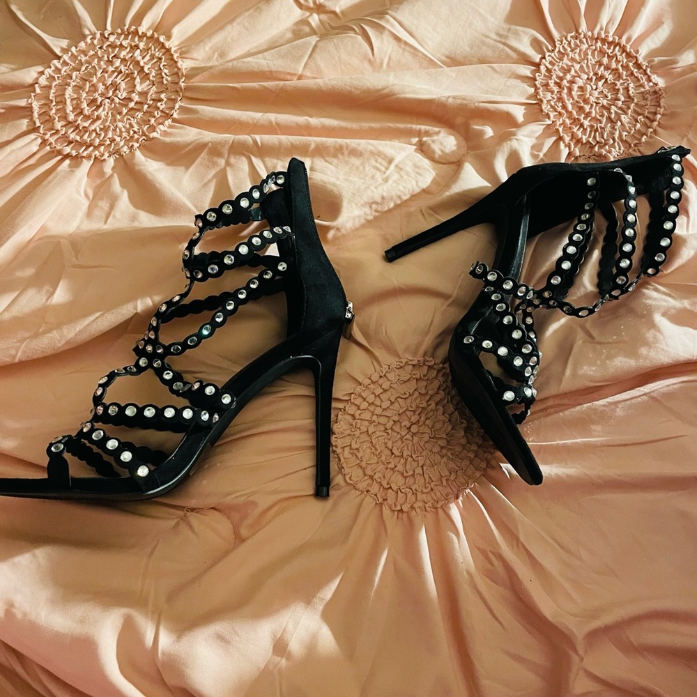 Cape Robbin diamond heels